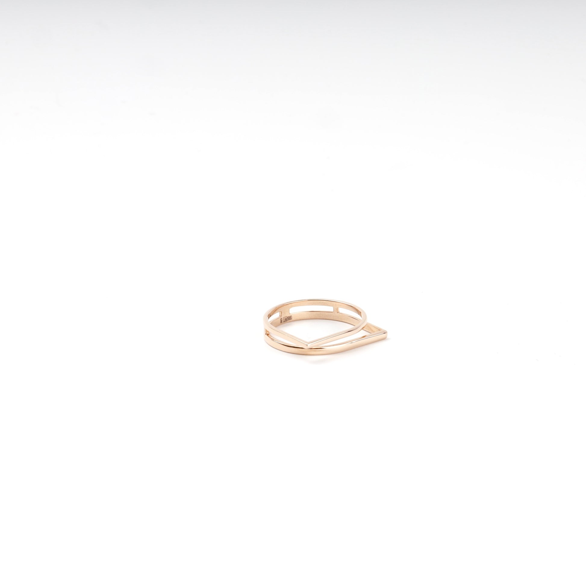 Rose gold 585 minimalist geometric ring with pointed open band — Kabluchka