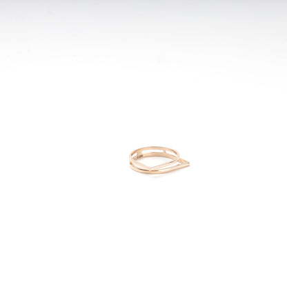 Rose gold 585 minimalist geometric ring with pointed open band — Kabluchka