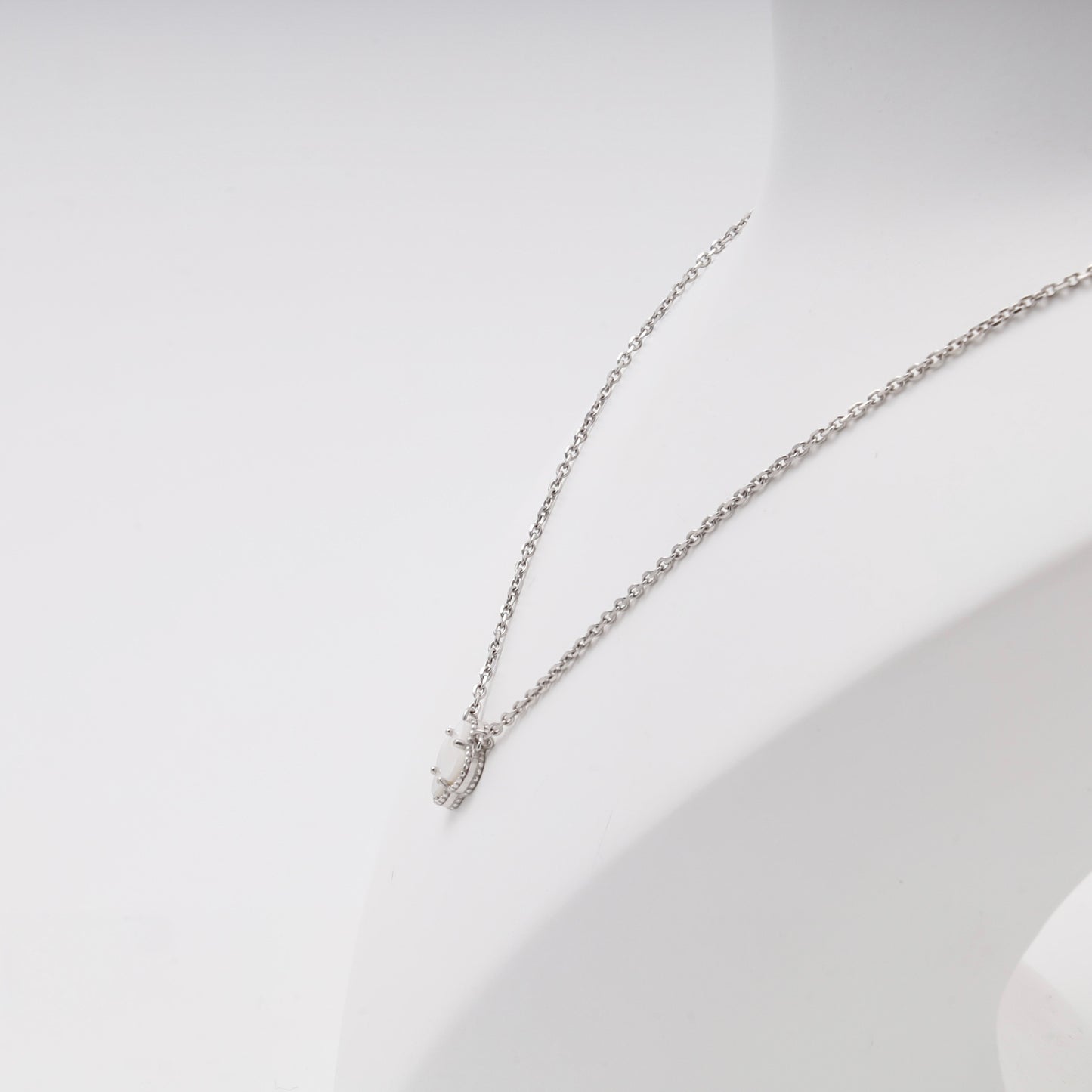 Silver 925 mother-of-pearl clover pendant on cable chain — Kabluchka