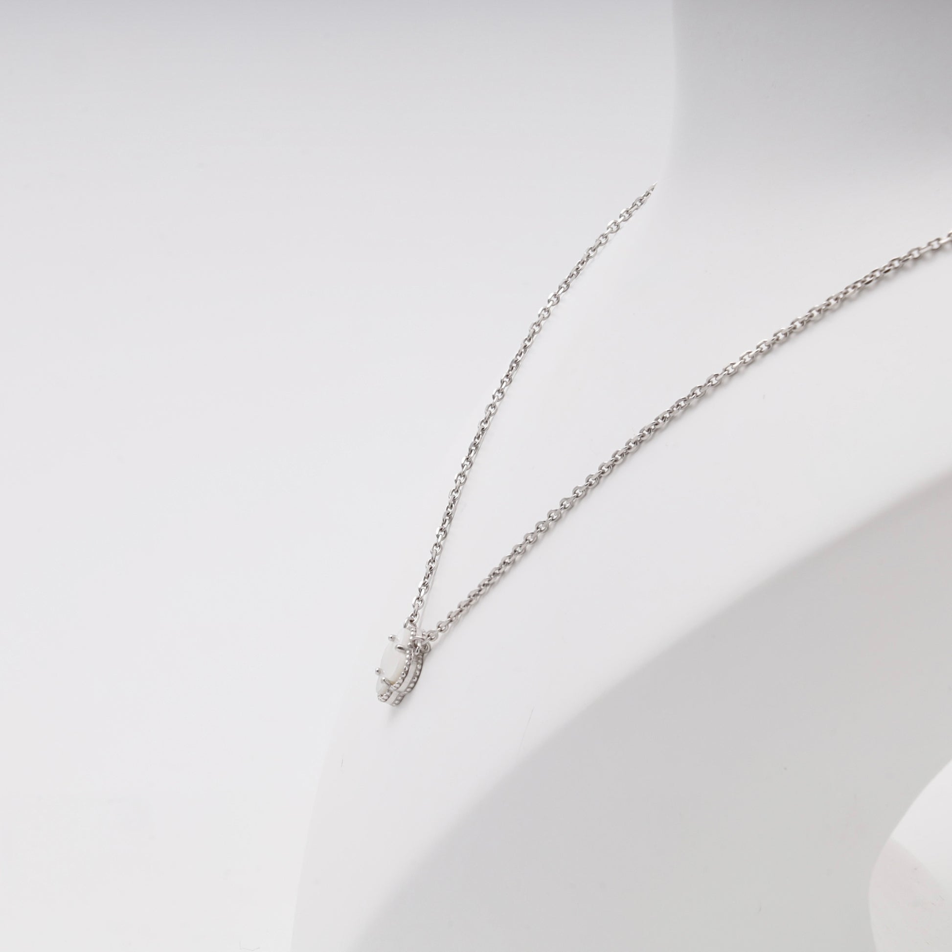 Silver 925 mother-of-pearl clover pendant on cable chain — Kabluchka