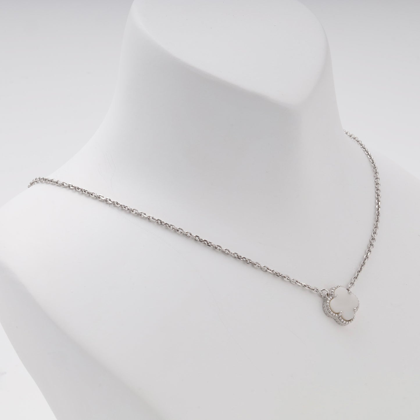 Silver 925 clover mother-of-pearl necklace, angled view — Kabluchka