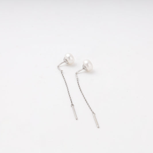 Silver 925 pearl threader earrings with chain, front view — Kabluchka