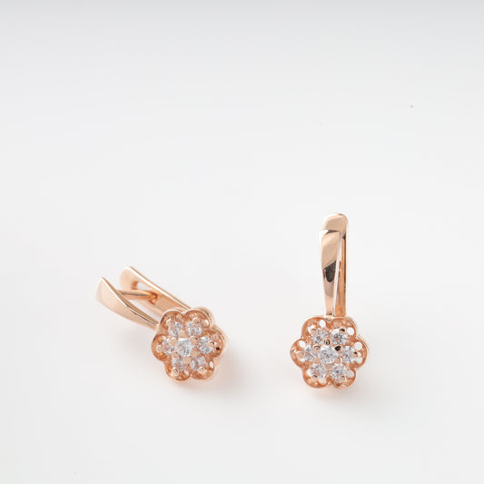 Rose gold flower earrings front view - Kabluchka