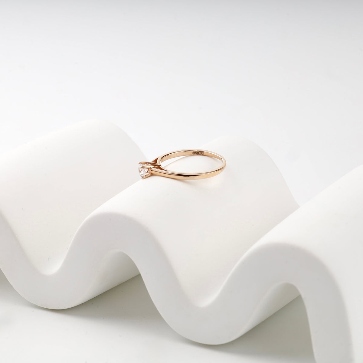 Rose gold solitaire ring, side profile — КД4119Royal — Kabluchka