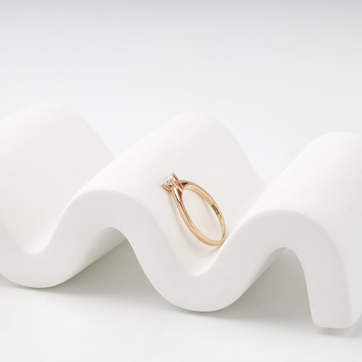 Rose gold solitaire ring, angled side view — КД4119Royal — Kabluchka