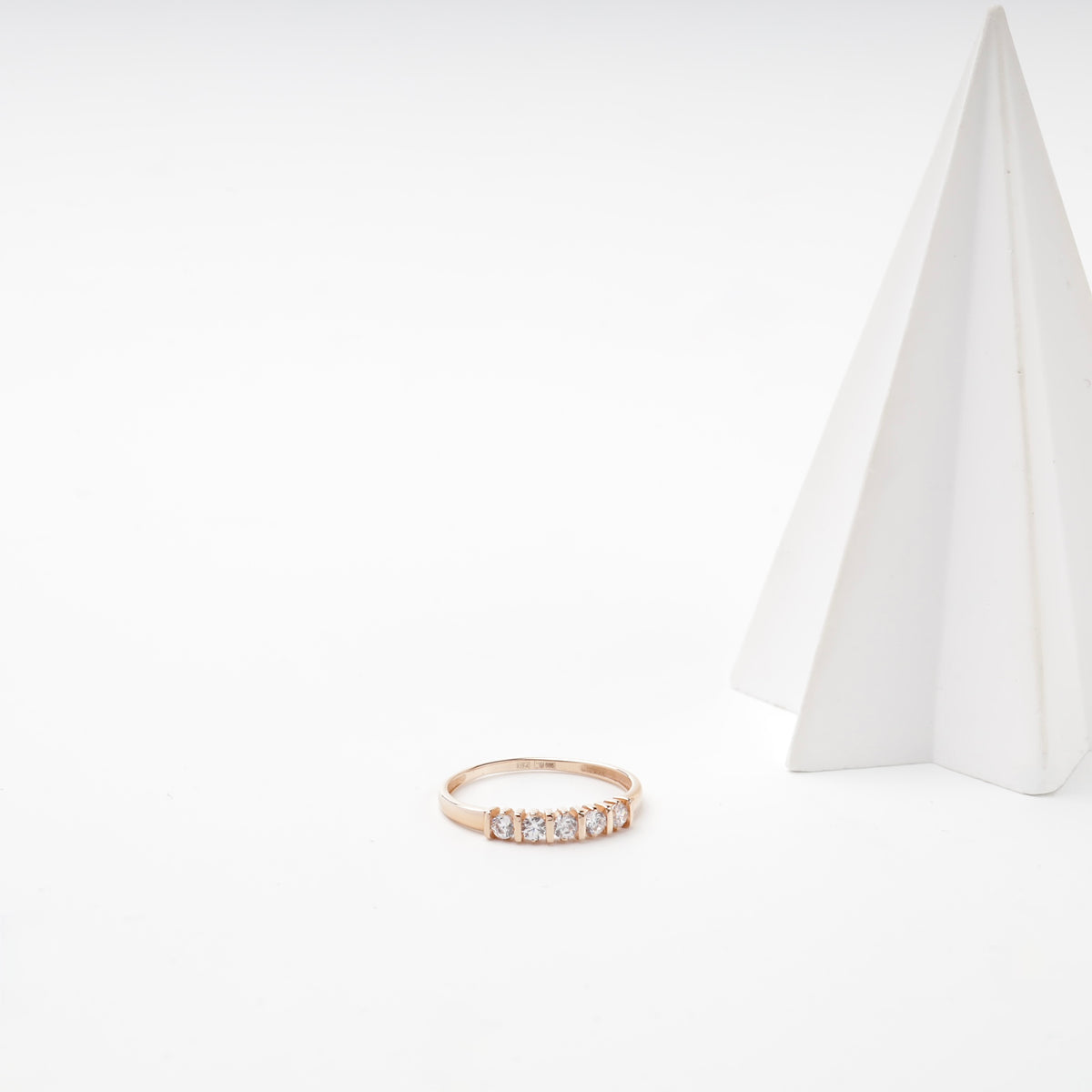 Rose gold five-stone cubic zirconia ring, angled view — 1512K(Au) — Kabluchka