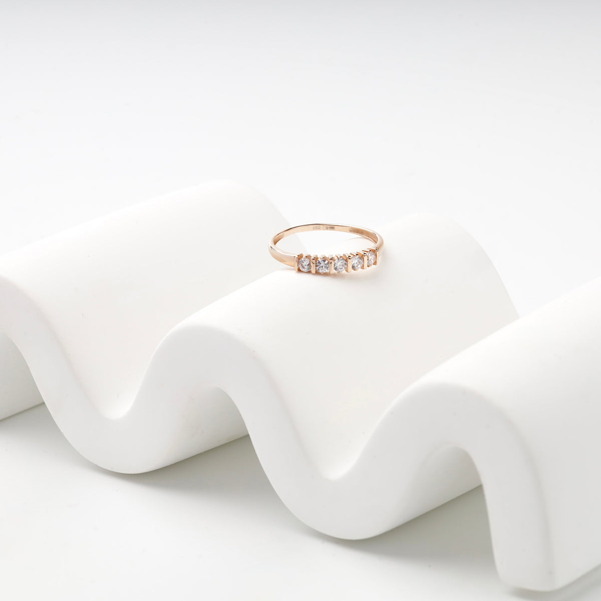 Five round cubic zirconia stones in rose gold settings — 1512K(Au) — Kabluchka
