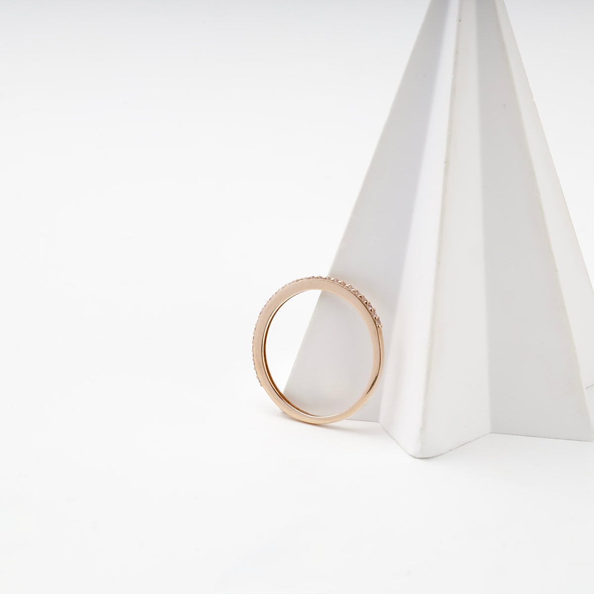 Rose gold ring showing smooth inner shank — КВ713и — Kabluchka