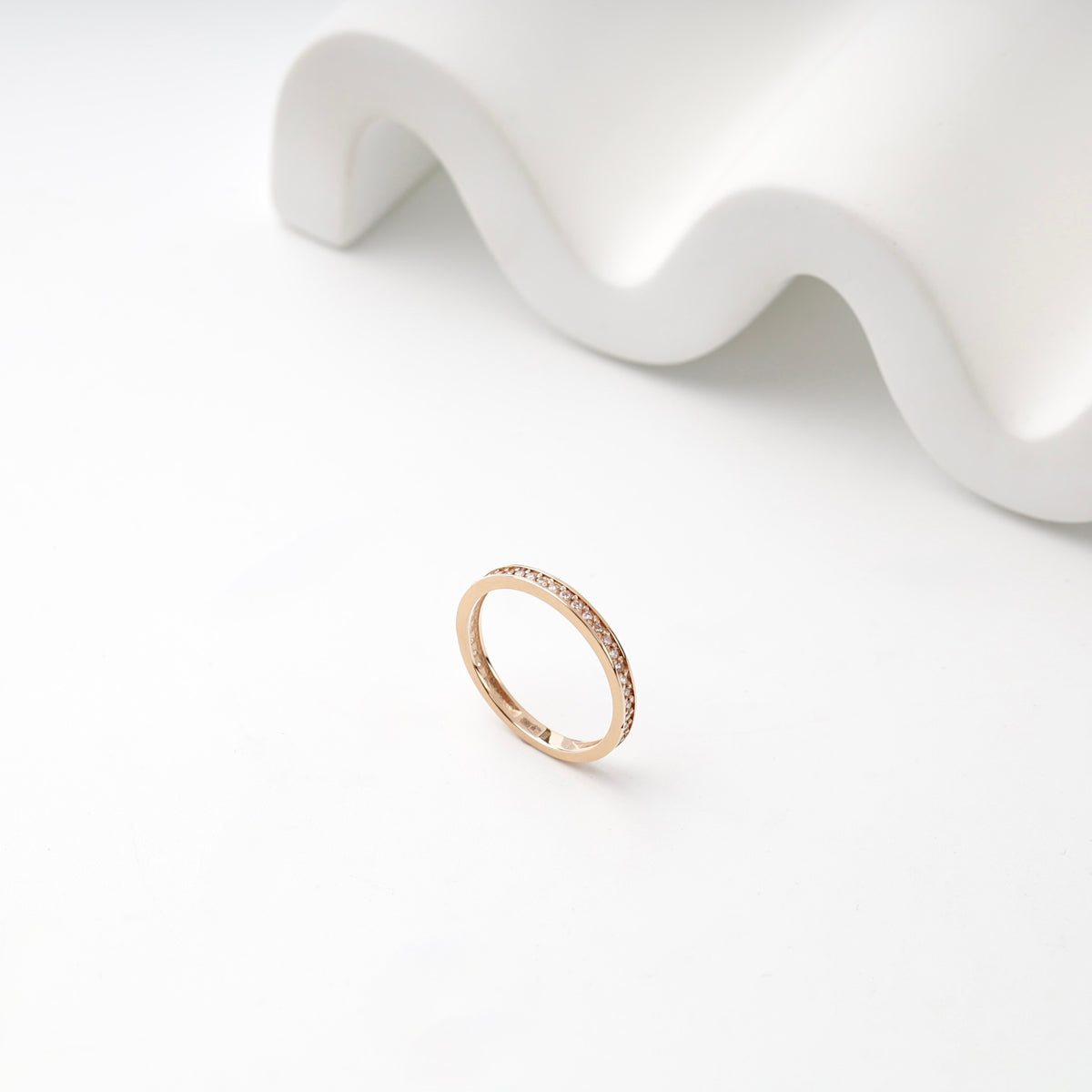 Rose gold 585 slim band ring with clear cubic zirconia — Kabluchka
