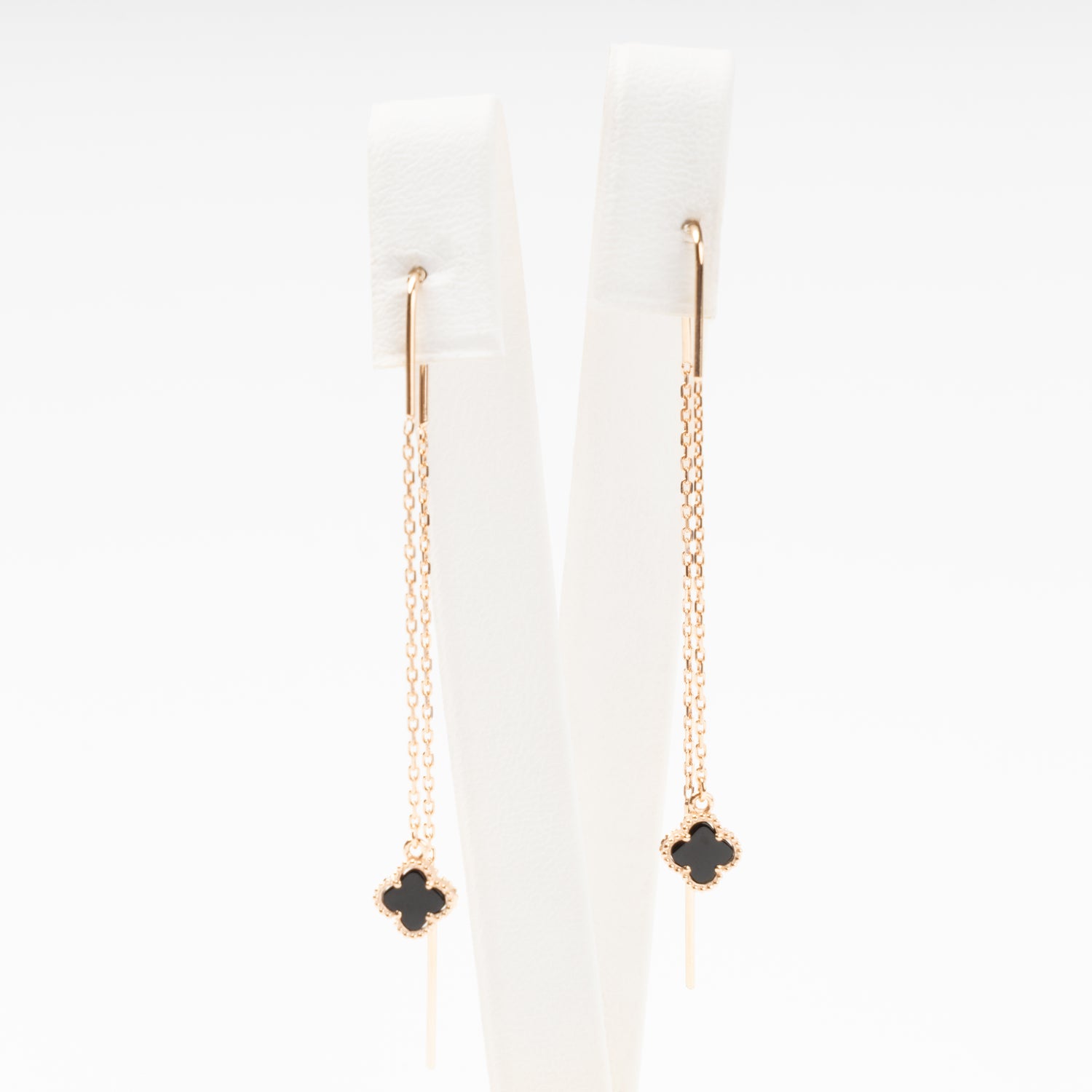 Rose gold threader earrings with black onyx clover pendant | Kabluchka