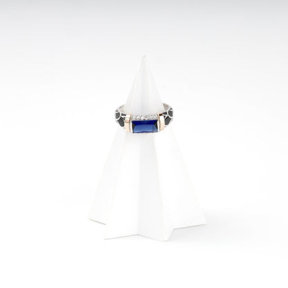 Geometric 403K.Rh ring shown from the side