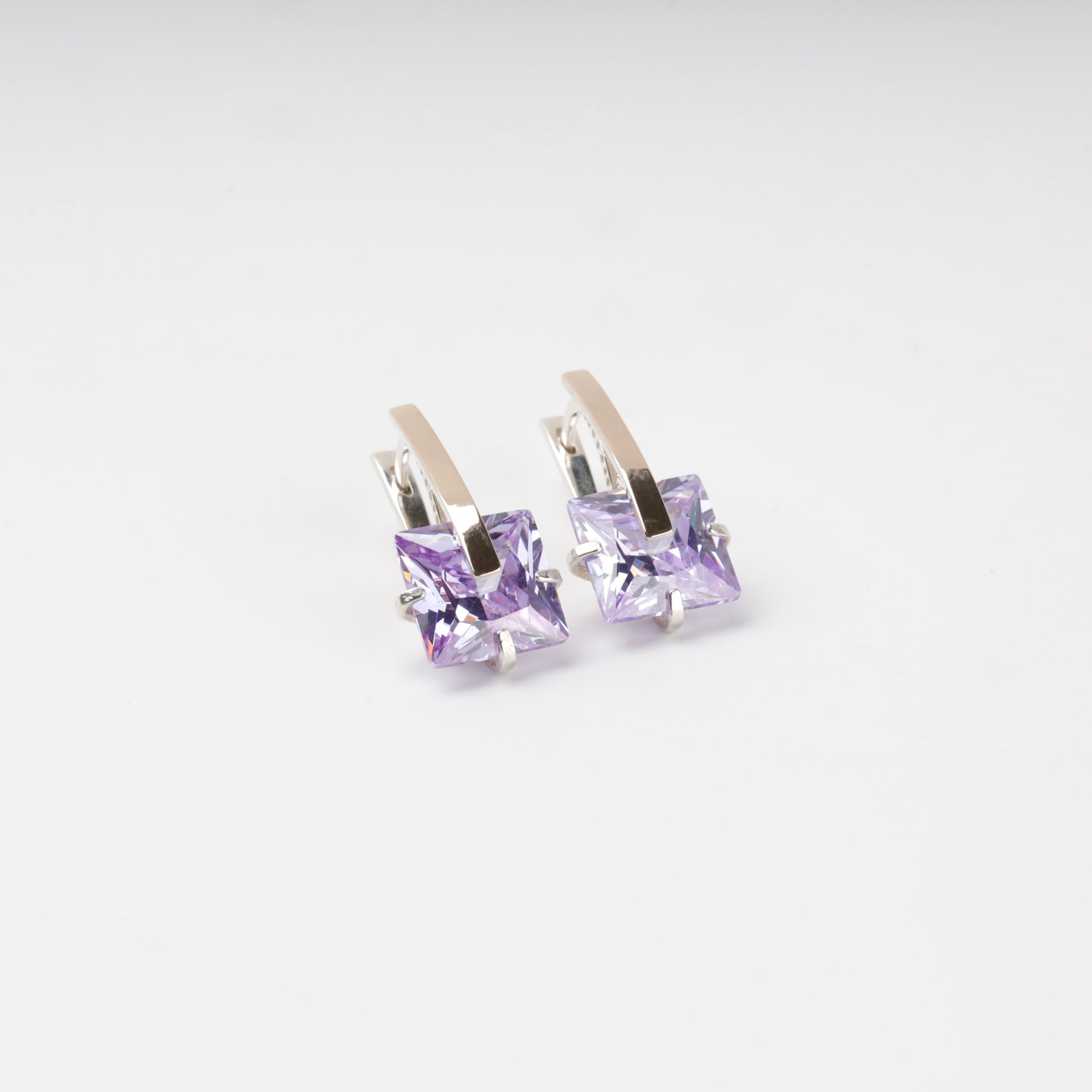 Silver 925 and Gold 375 purple cubic zirconia drop earrings — front view — Kabluchka
