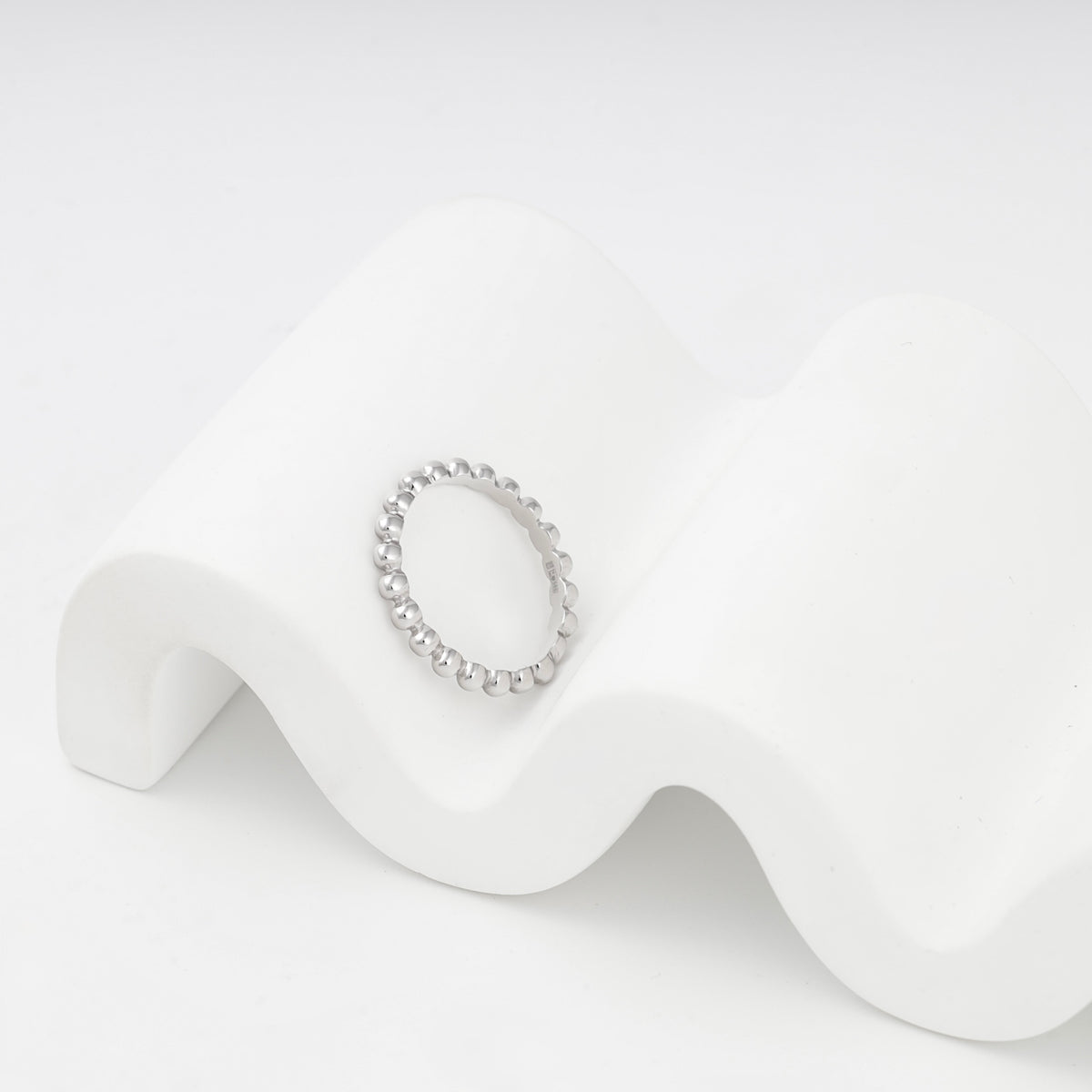 White gold bead motif ring on display — КБ948Би — Kabluchka