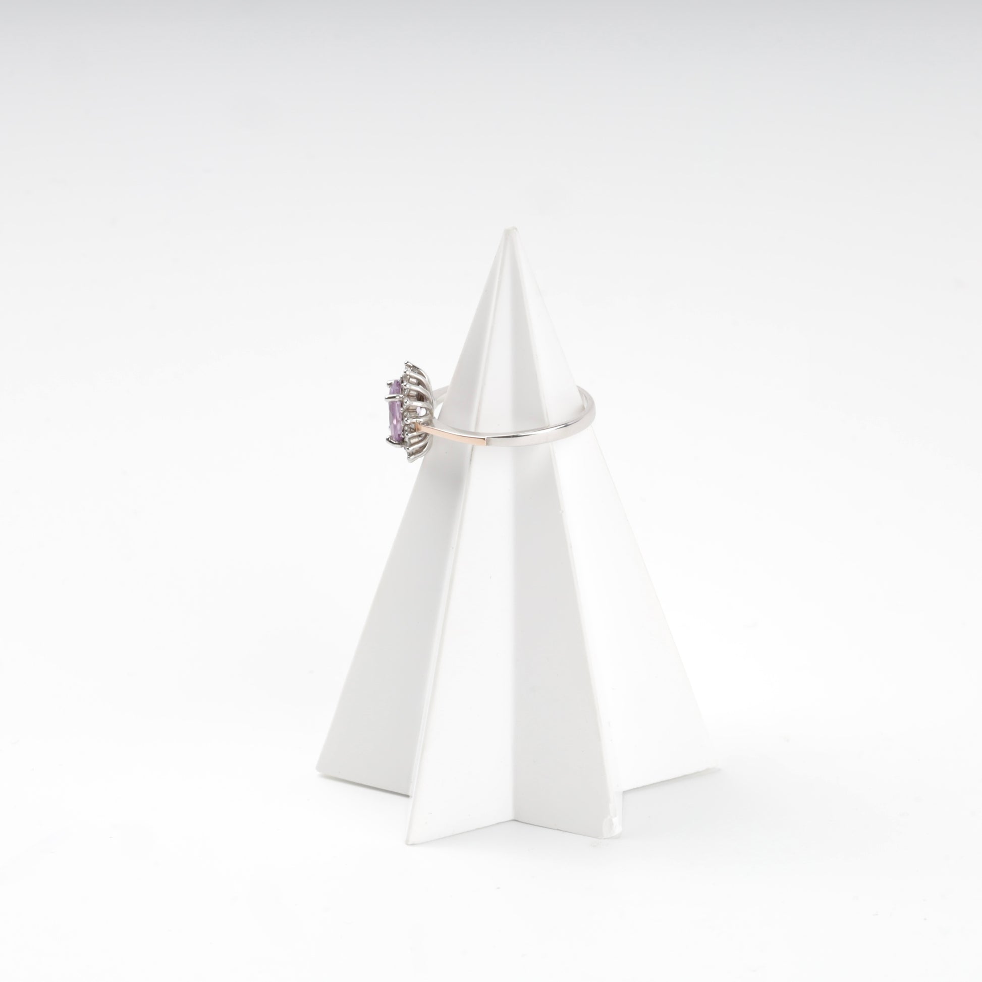 Rhodium-plated silver amethyst ring side view — Kabluchka