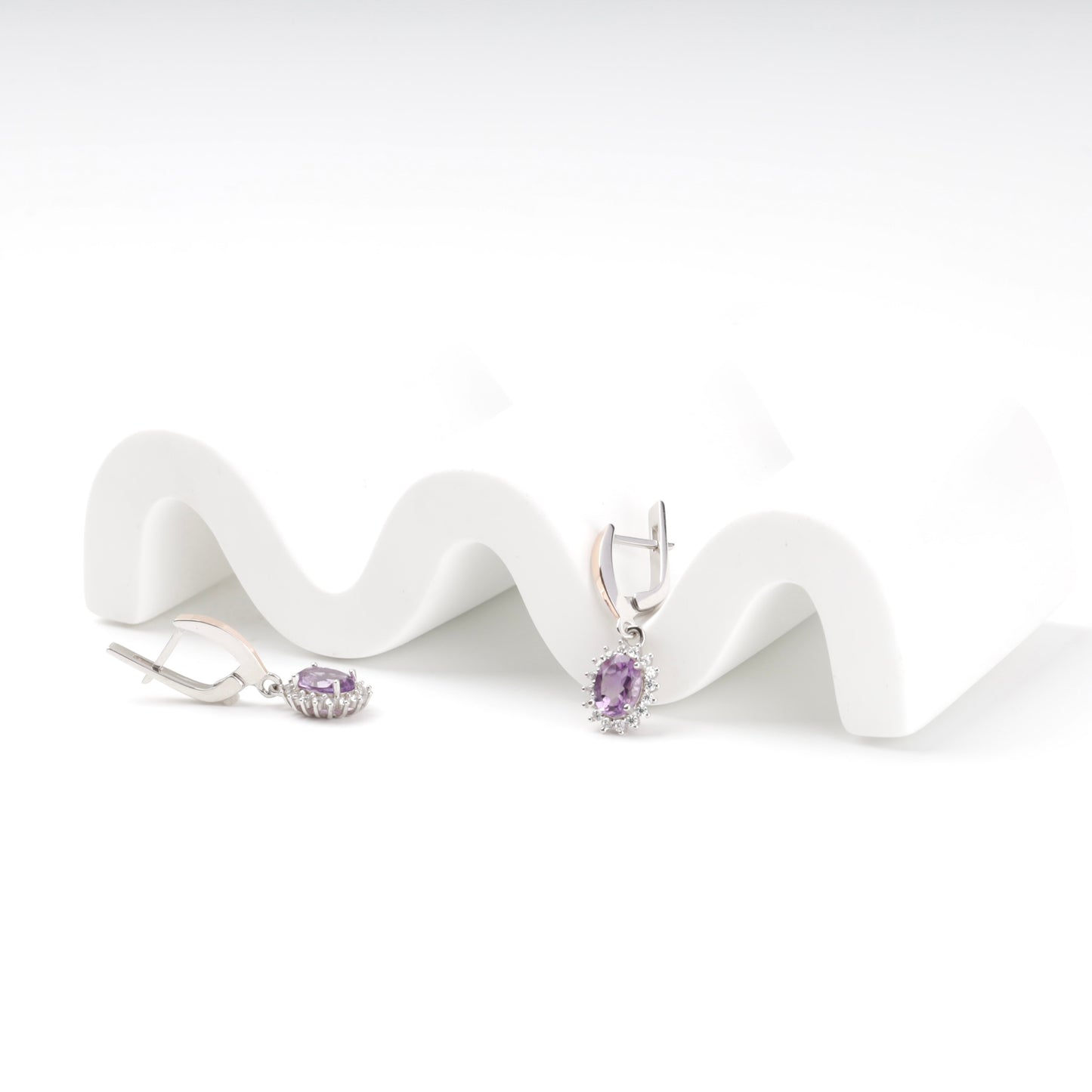 Rhodium-plated amethyst earrings side view — Kabluchka