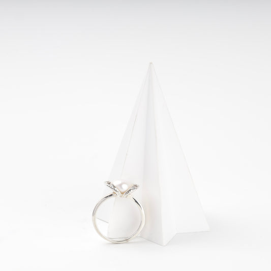 Pearl and cubic zirconia ring — angled view — Kabluchka
