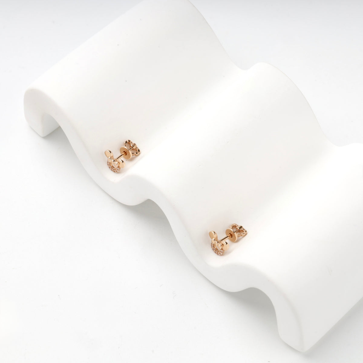 Rose Gold 14K (585) Cubic Zirconia Bow Stud Earrings — screw-back detail — Kabluchka