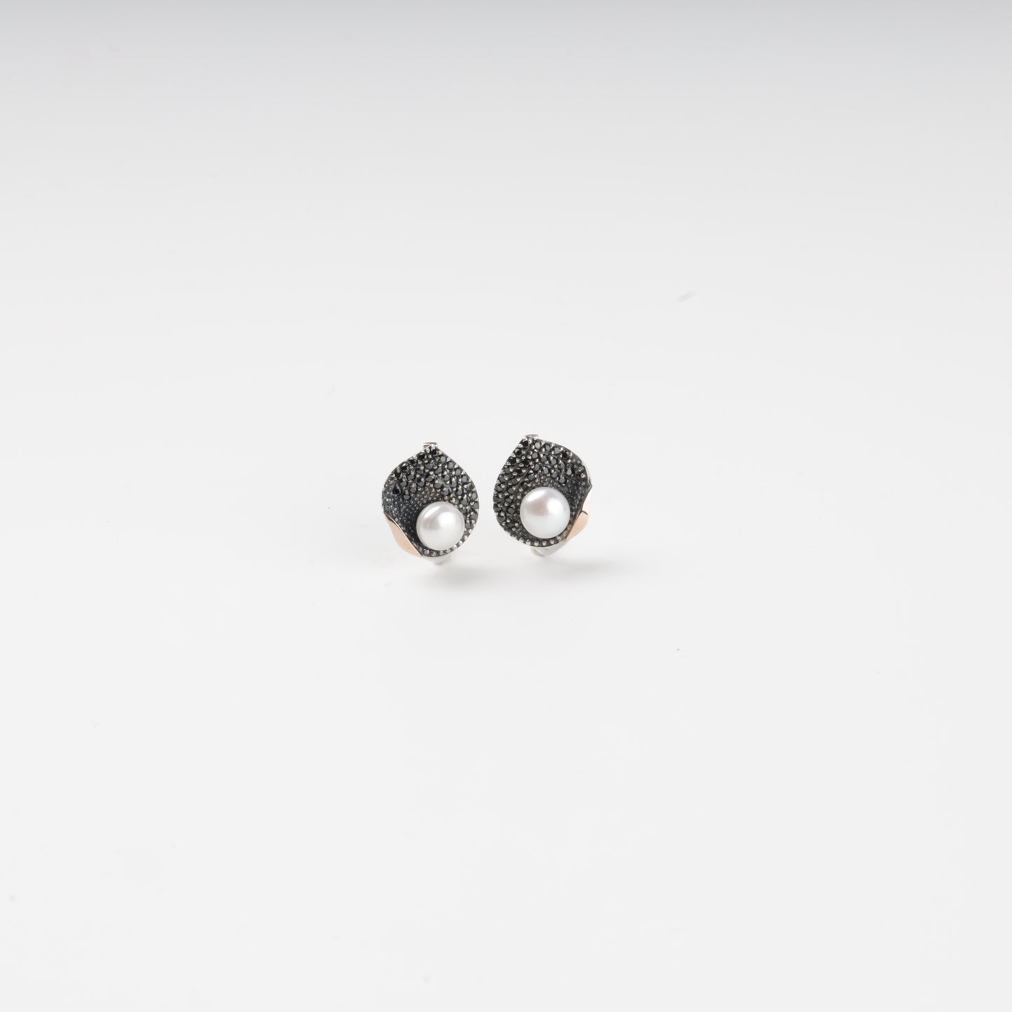 Pearl and dark cubic zirconia earrings with English locks — Kabluchka