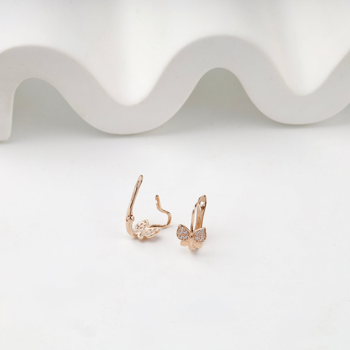 Children's Rose Gold 14K (585) Cubic Zirconia Butterfly Earrings — English-lock detail — Kabluchka