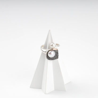 Silver 925 and Gold 375 pearl open ring with cubic zirconia — Kabluchka