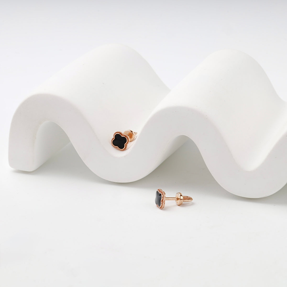 Rose Gold 14K (585) Black Enamel Clover Stud Earrings — angled view — Kabluchka