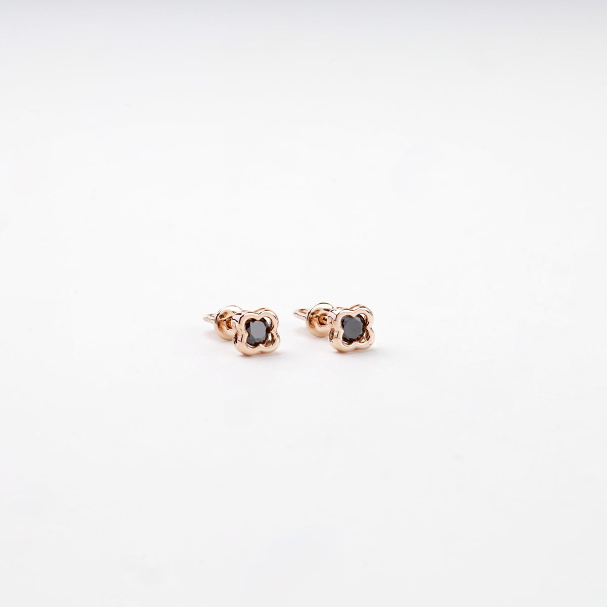 Kabluchka editorial jewelry detail