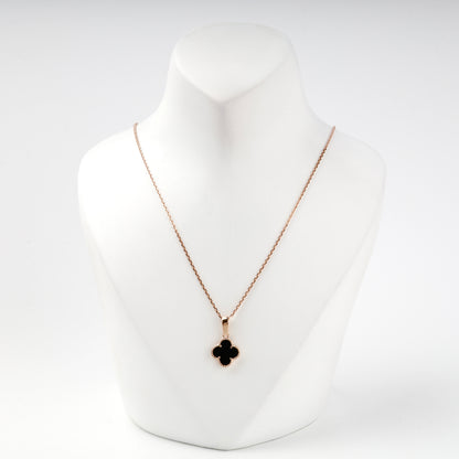 Black onyx four-leaf clover pendant styling — Kabluchka