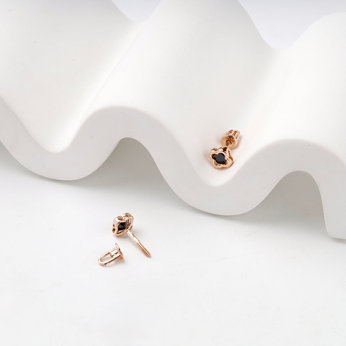 Rose Gold 14K (585) Black Cubic Zirconia Clover Stud Earrings — alternate view — Kabluchka