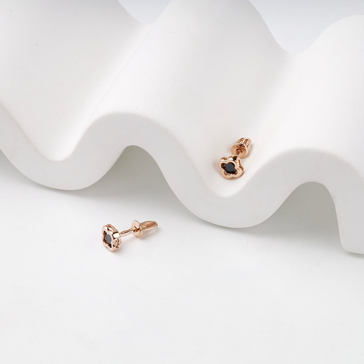 Rose Gold 14K (585) Black Cubic Zirconia Clover Stud Earrings — angled view — Kabluchka