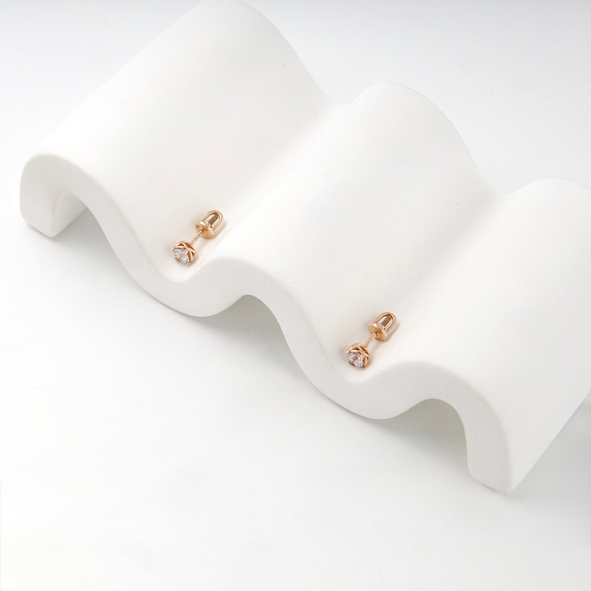 Rose Gold 14K (585) Basket-Set Cubic Zirconia Stud Earrings — side view — Kabluchka