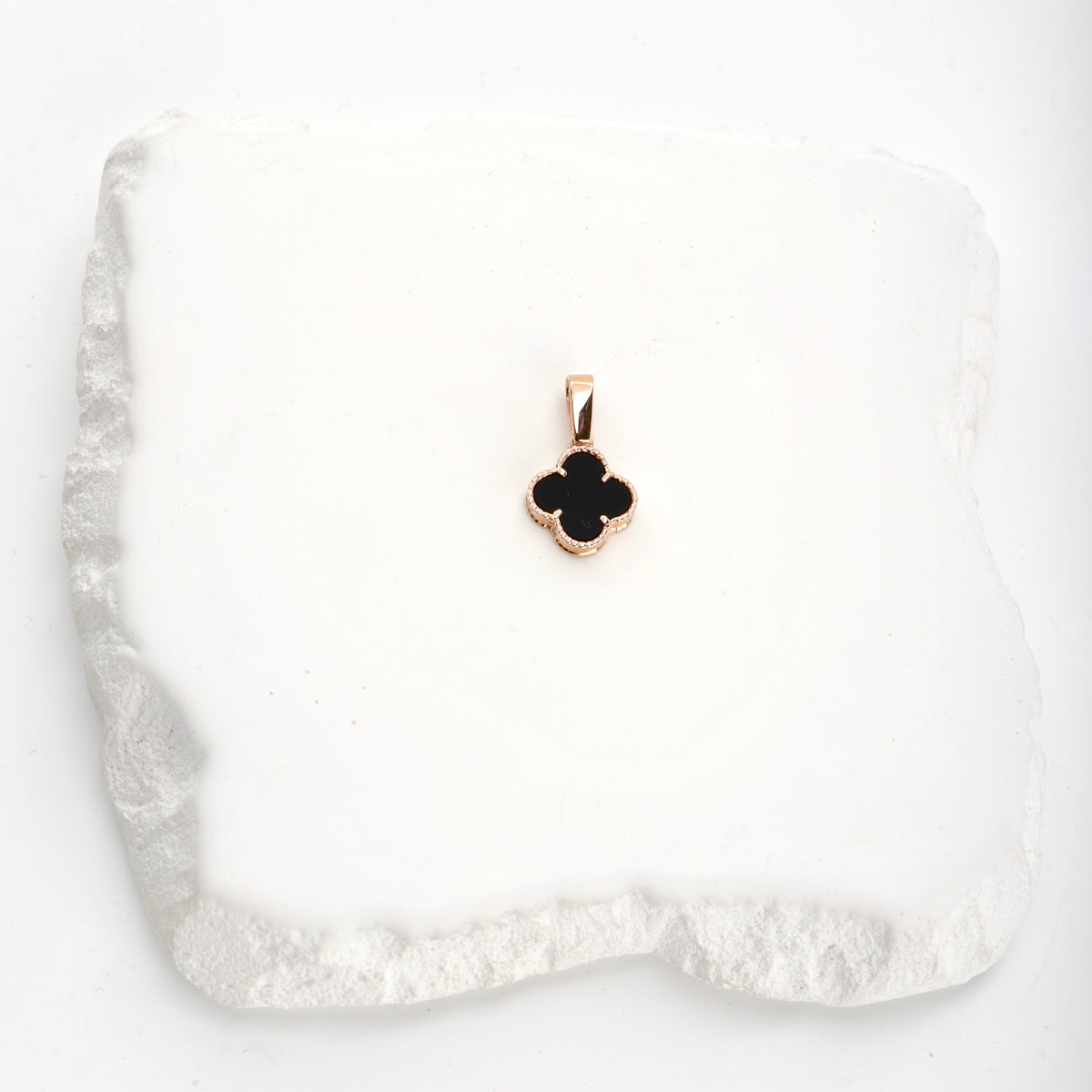 Rose Gold 14K (585) black onyx clover pendant — Kabluchka