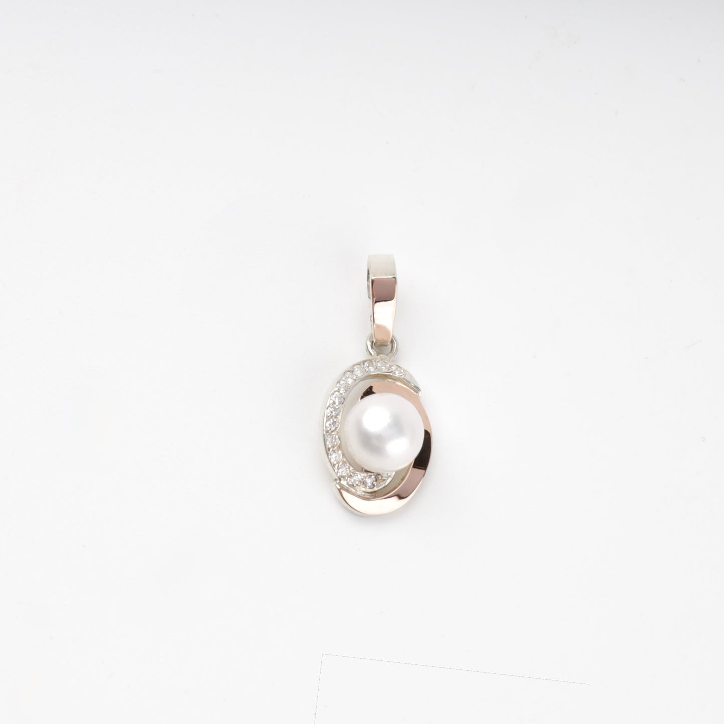 Silver 925 and Gold 375 pearl and cubic zirconia pendant — front view — Kabluchka