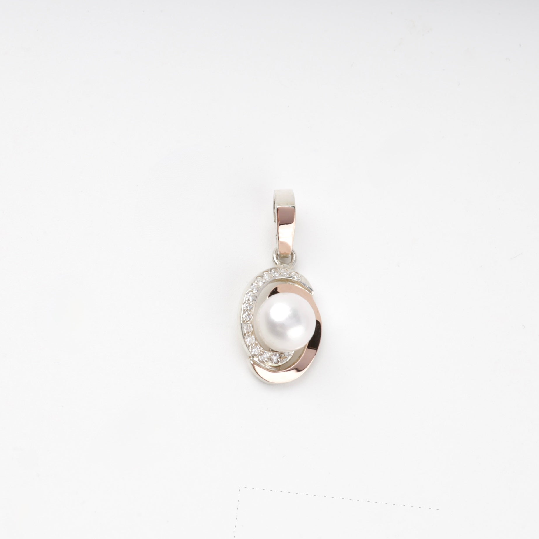 Silver 925 and Gold 375 pearl and cubic zirconia pendant — front view — Kabluchka