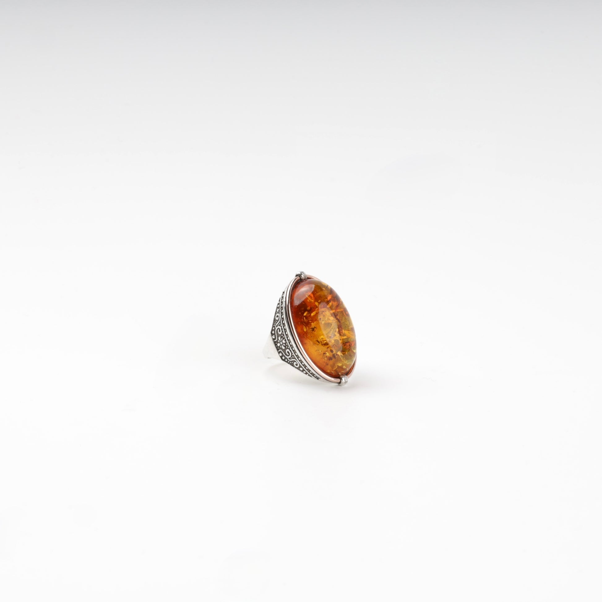 Size measurement of oval amber ring — Kabluchka