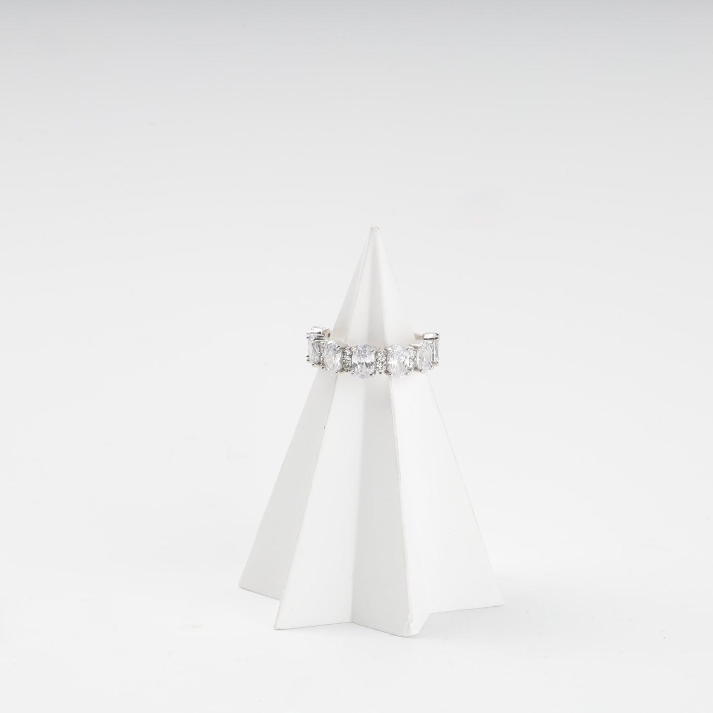 Silver 925 oval cubic zirconia ring — front view — Kabluchka