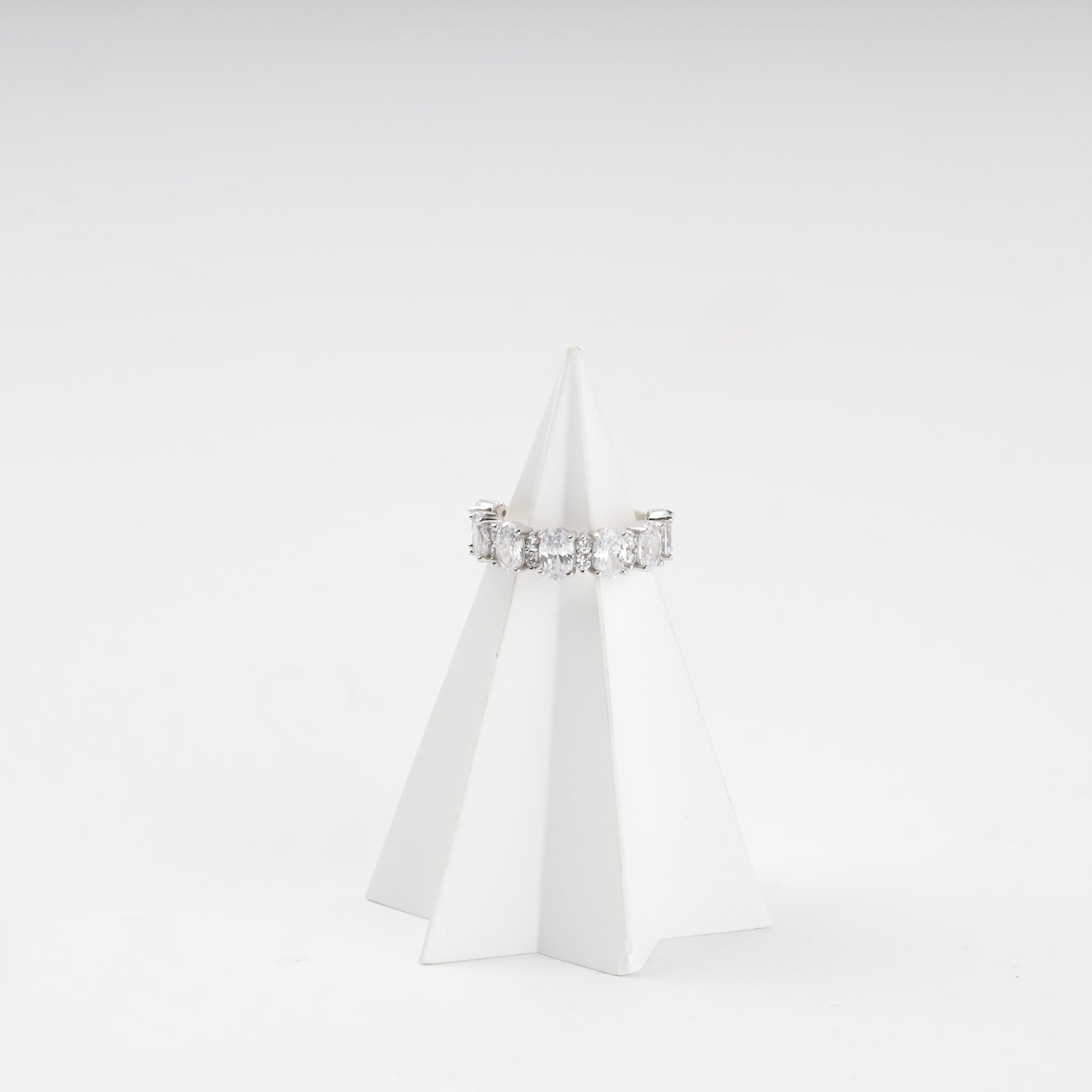 Silver 925 oval cubic zirconia ring — front view — Kabluchka