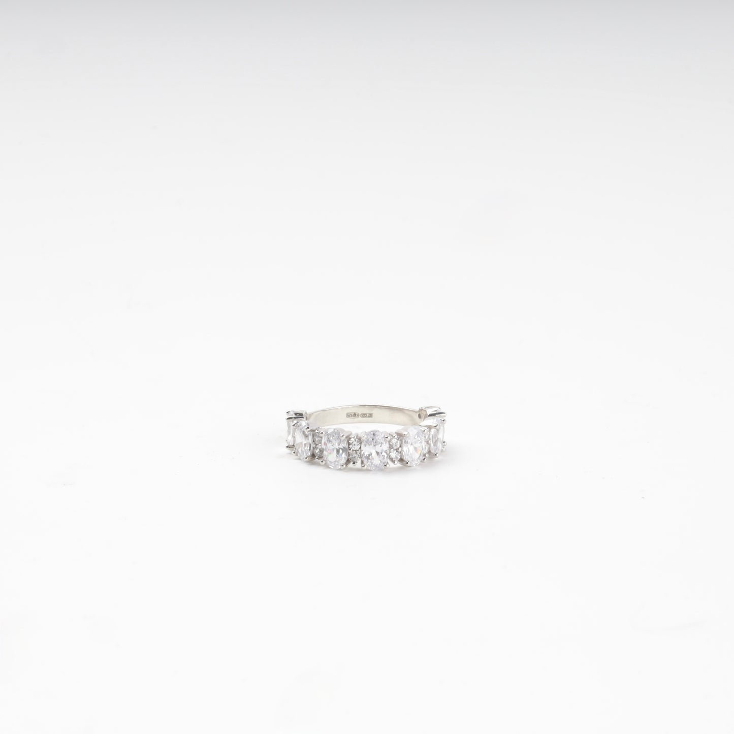 Rhodium-plated Silver 925 ring with oval cubic zirconia — Kabluchka