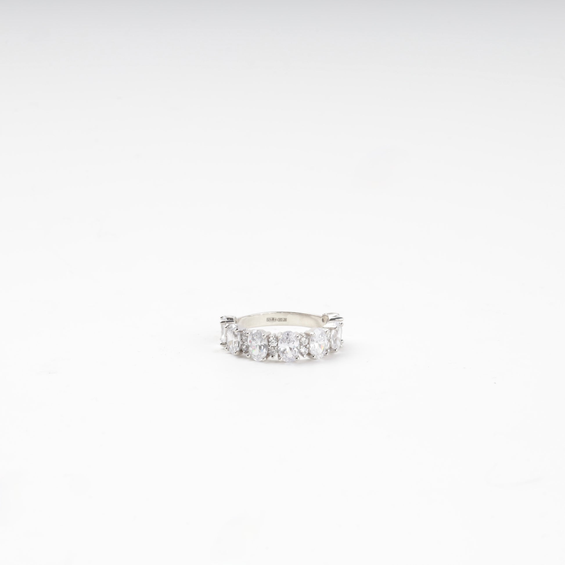 Rhodium-plated Silver 925 ring with oval cubic zirconia — Kabluchka