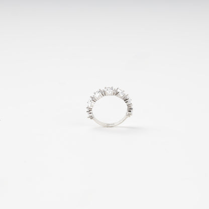 Oval and round cubic zirconia ring — angled view — Kabluchka