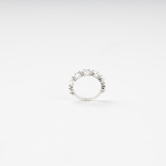 Oval and round cubic zirconia ring — angled view — Kabluchka