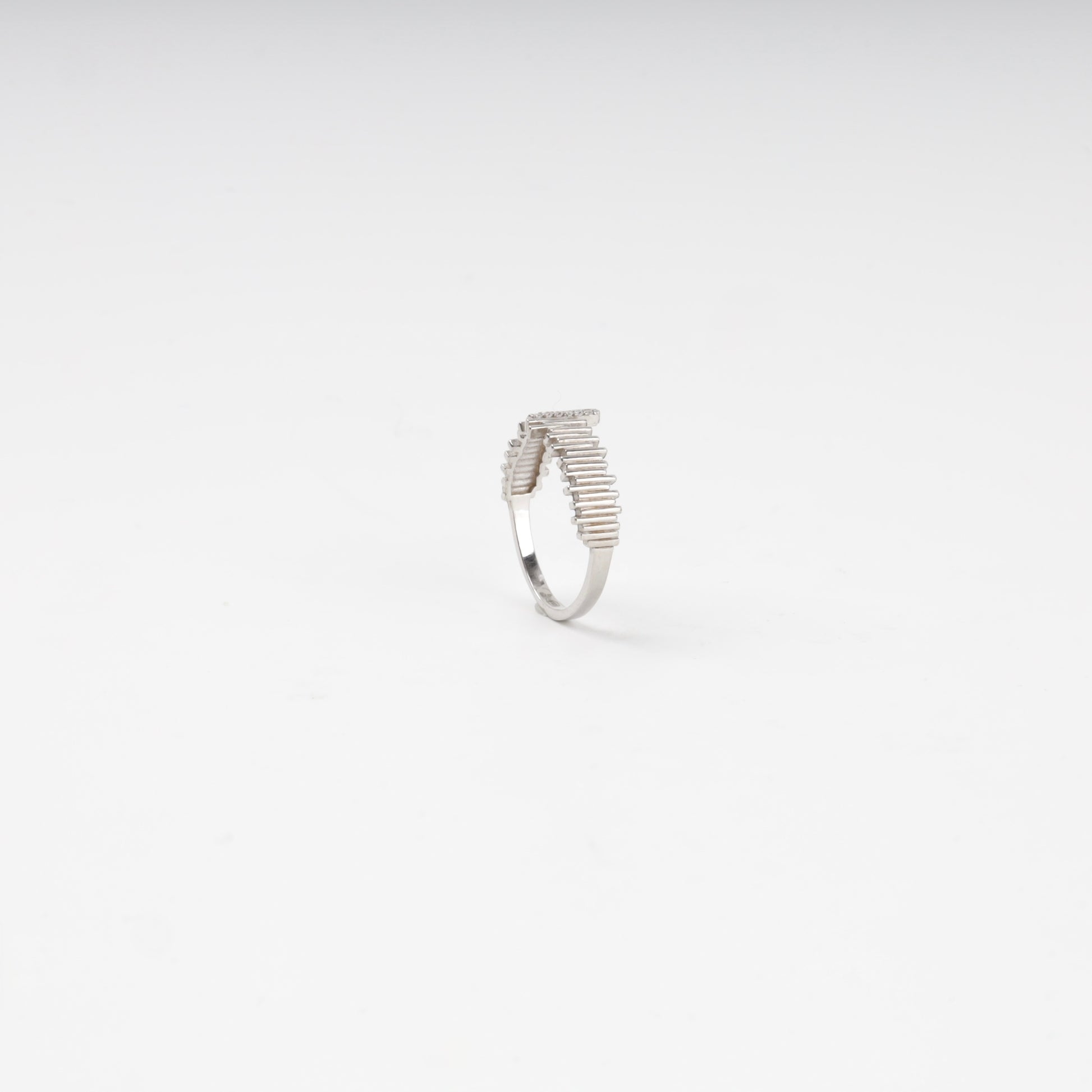 Geometric silver 925 soundwave ring, angled view — Kabluchka