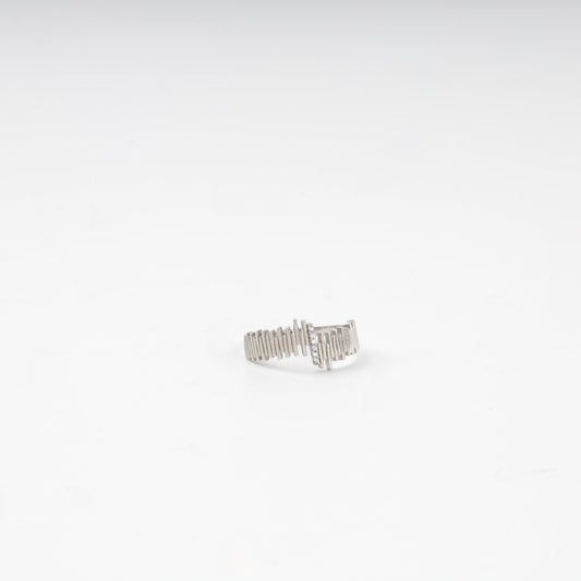 Silver 925 soundwave bar ring with cubic zirconia — Kabluchka