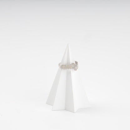 Rhodium-plated silver bar ring on a stand — Kabluchka