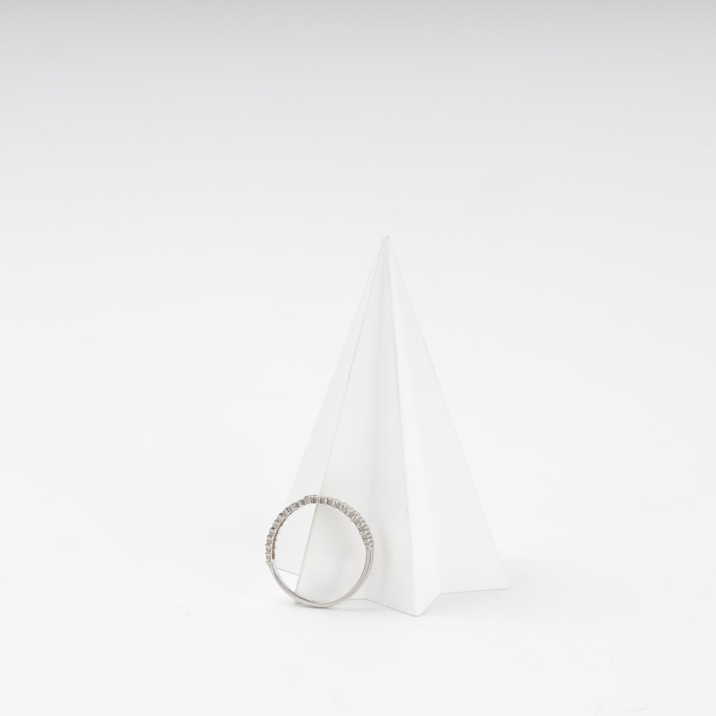 Architectural silver 925 statement ring, side view — Kabluchka