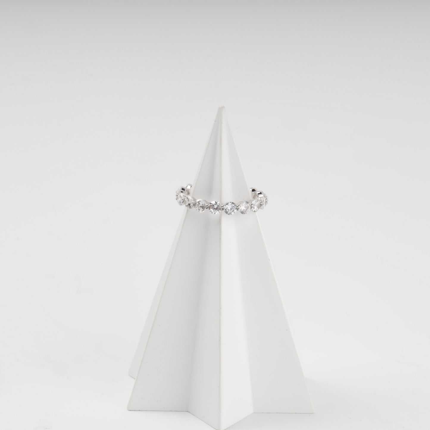 Cubic zirconia eternity ring — side view — Kabluchka