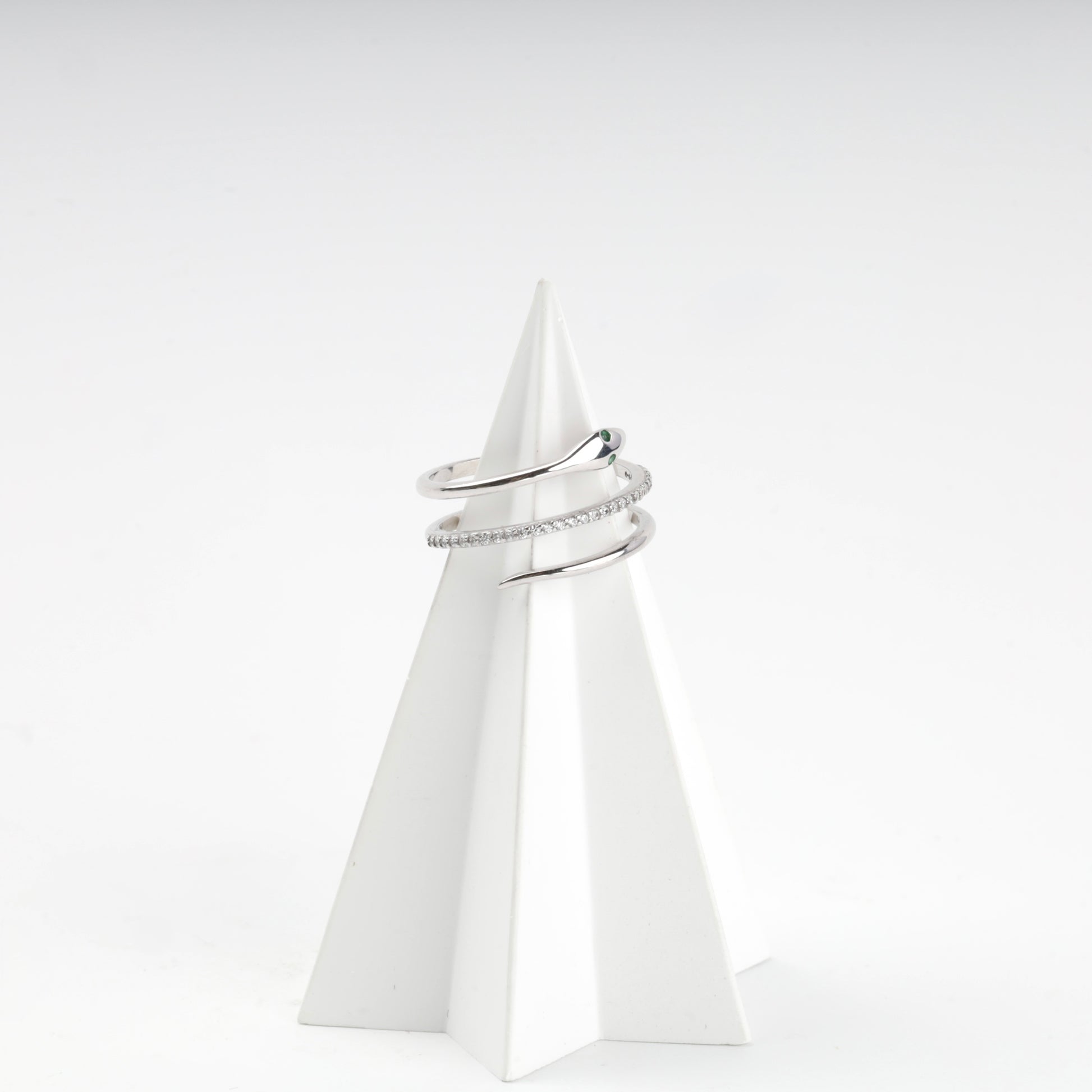 Rhodium-plated silver serpent ring with sparkling cubic zirconia — Kabluchka