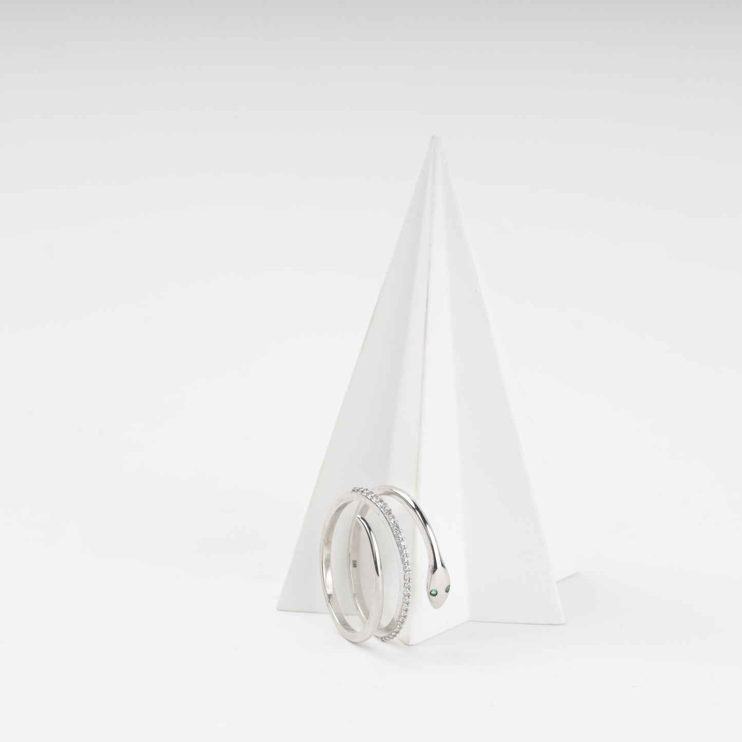 Silver 925 coiled serpent ring with pavé cubic zirconia — Kabluchka