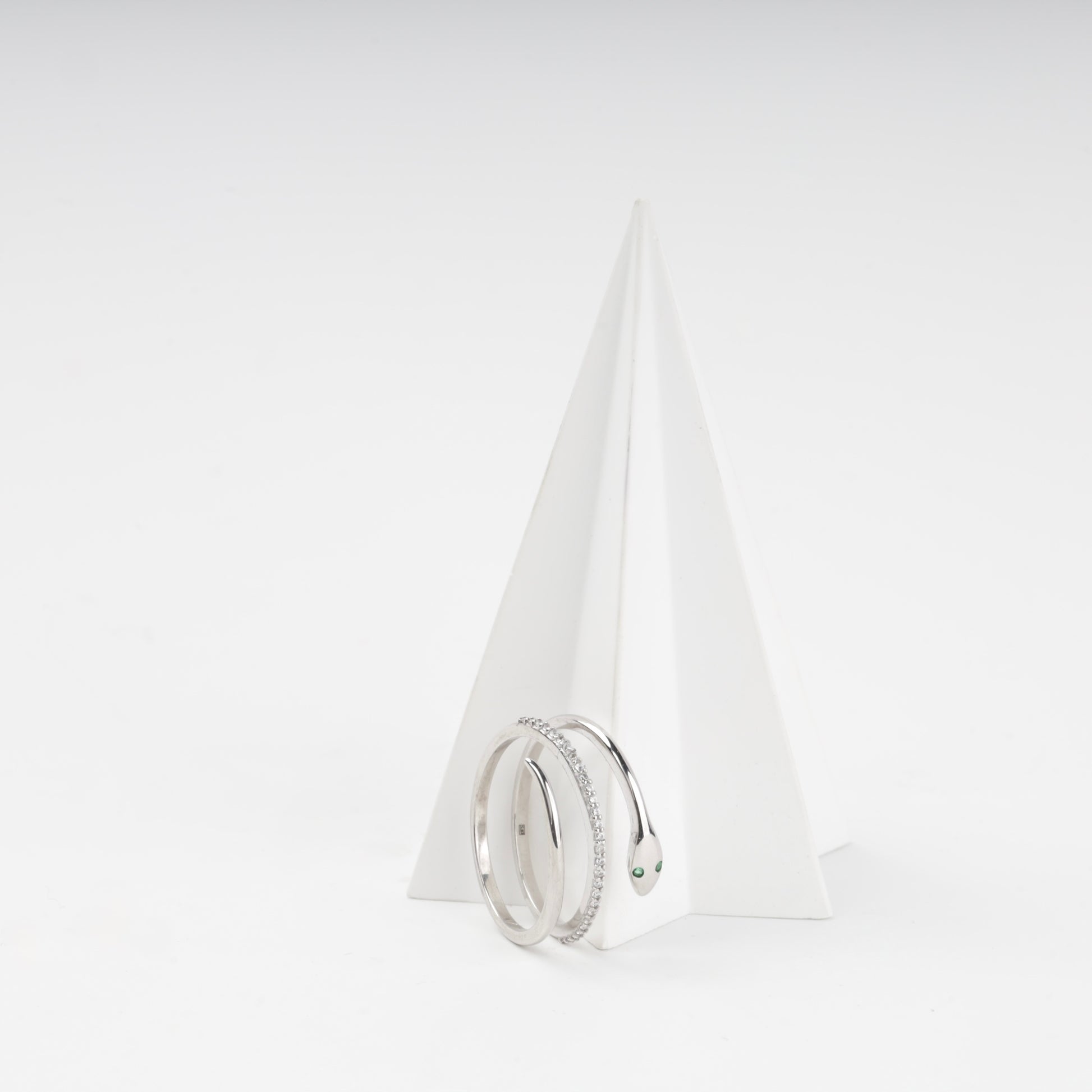 Silver 925 coiled serpent ring with pavé cubic zirconia — Kabluchka
