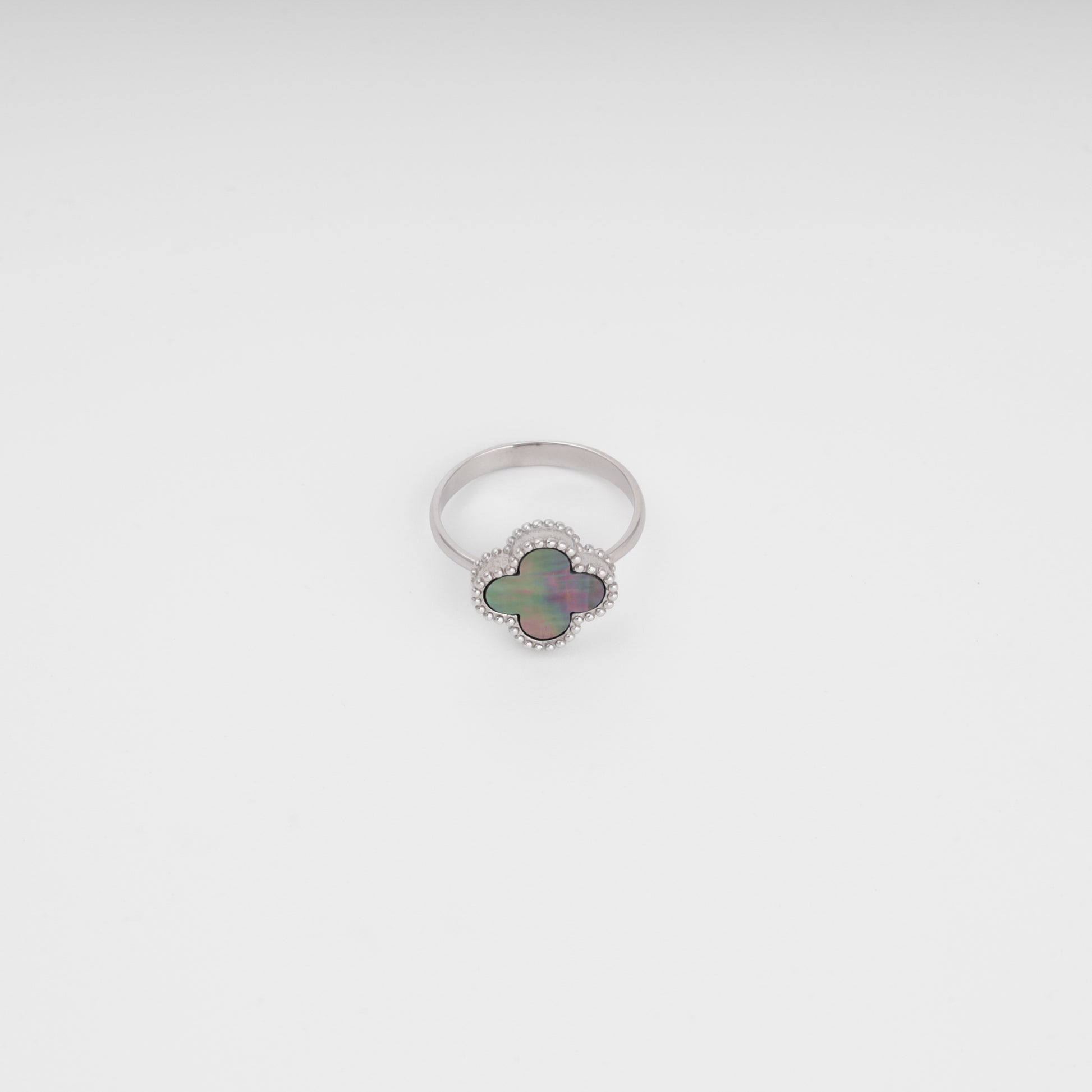 Black mother-of-pearl clover ring silver angled view — Kabluchka