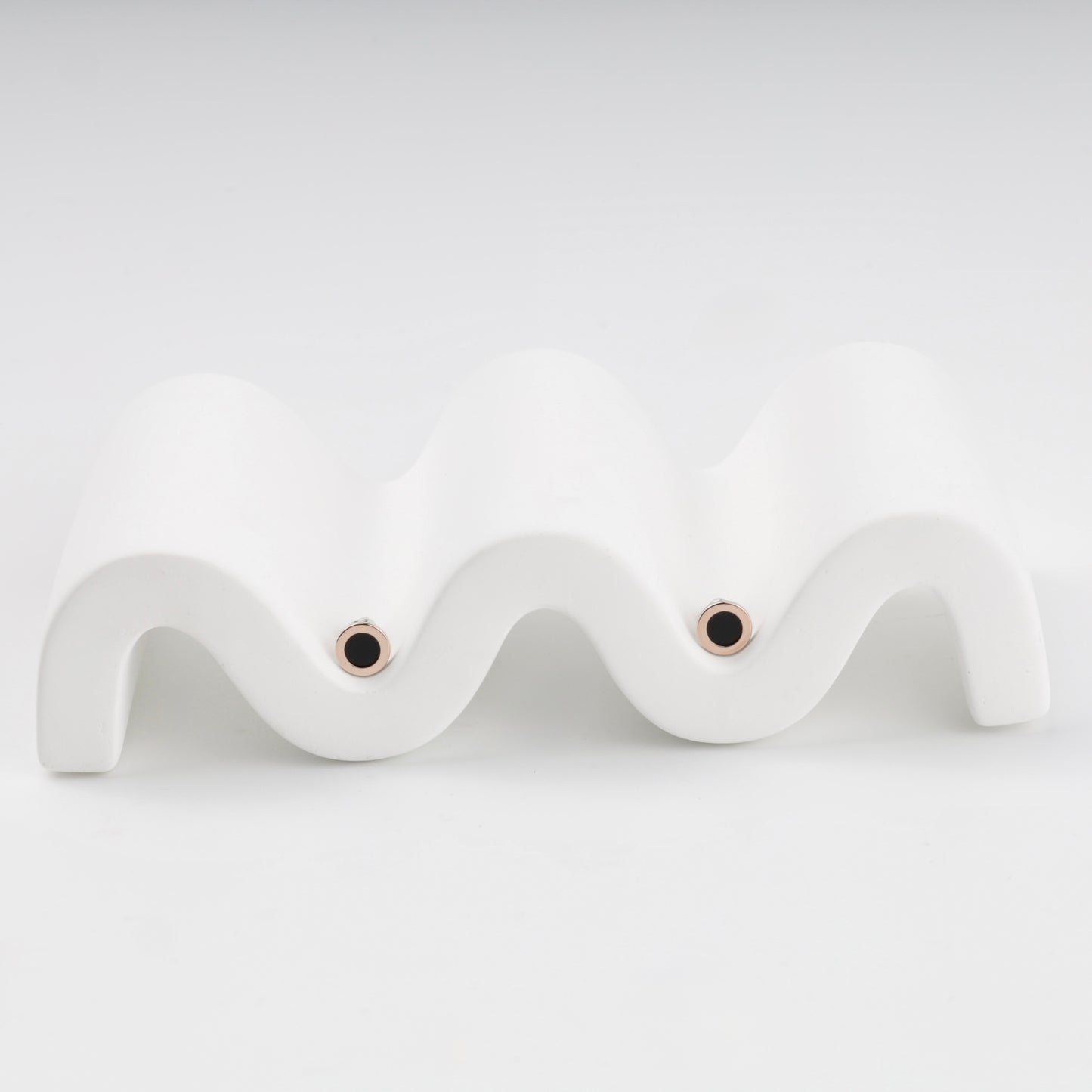 Silver 925 stud earrings with black enamel and gold 375 — Kabluchka